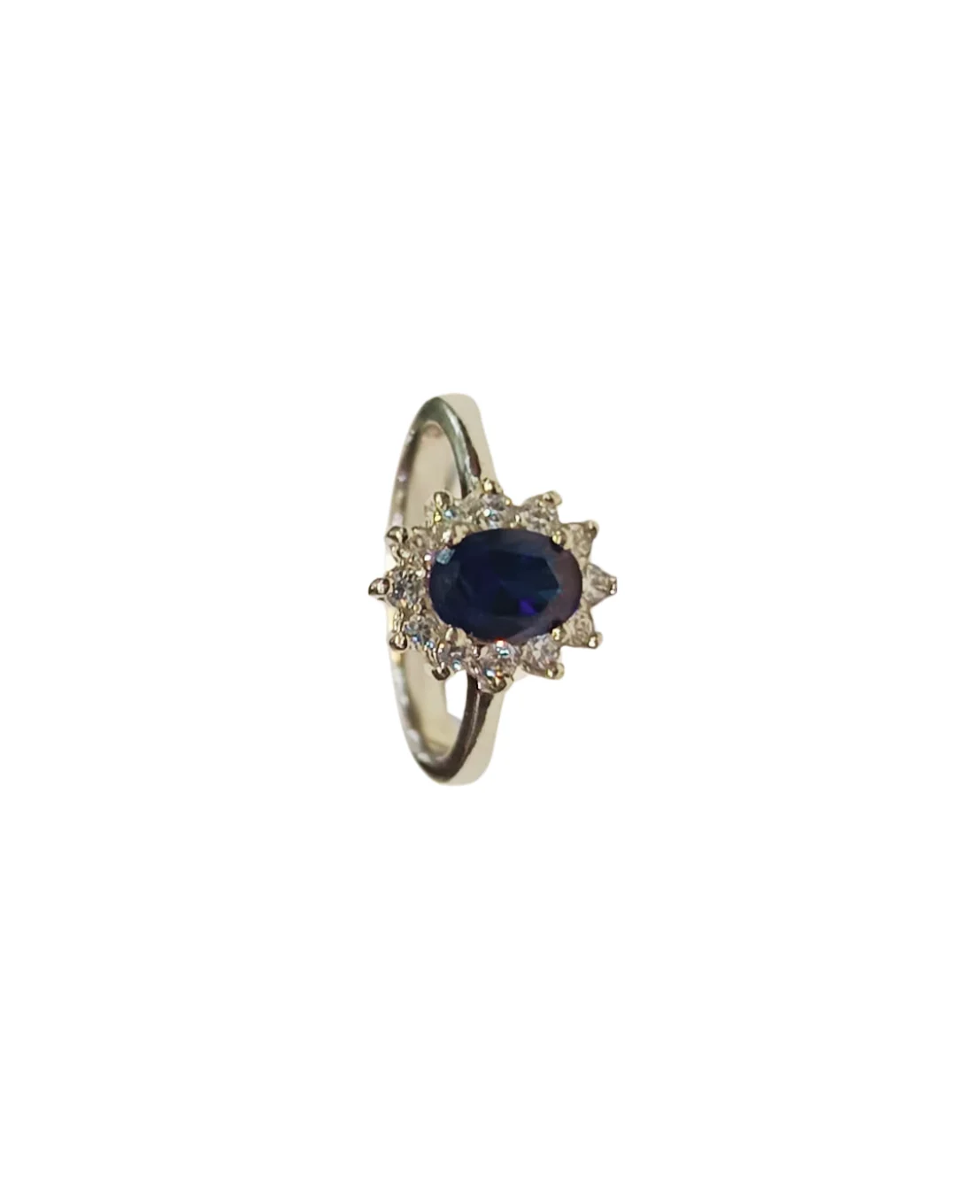 Detalle anillo dama tipo lady zafiro azul circones plata 925 engaste
