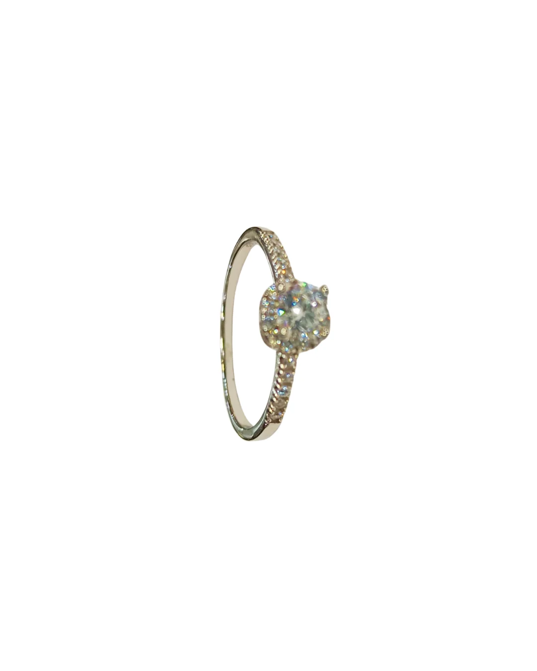 Detalle anillo juvenil solitario medio cintillo circón plata 925 acabado
