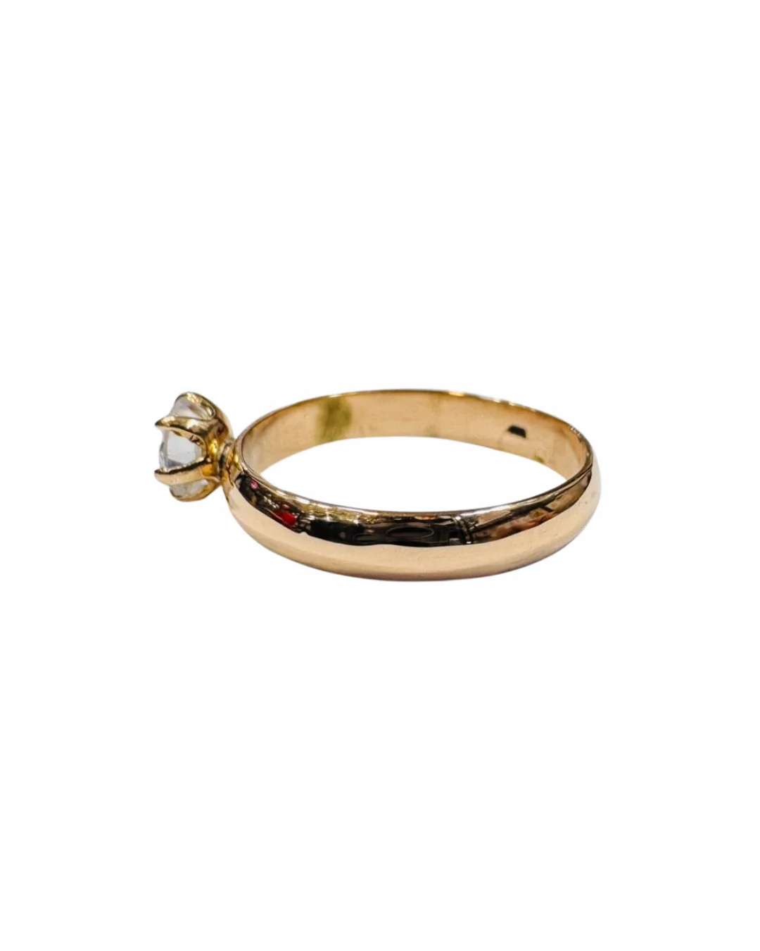 Perfil lateral anillo solitario media caña 3mm oro 18K chileno